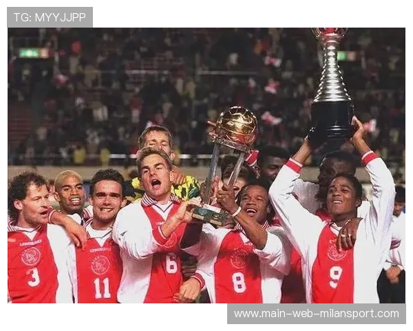 阿贾克斯准备签下德国高速边锋，未来足球新势力崛起