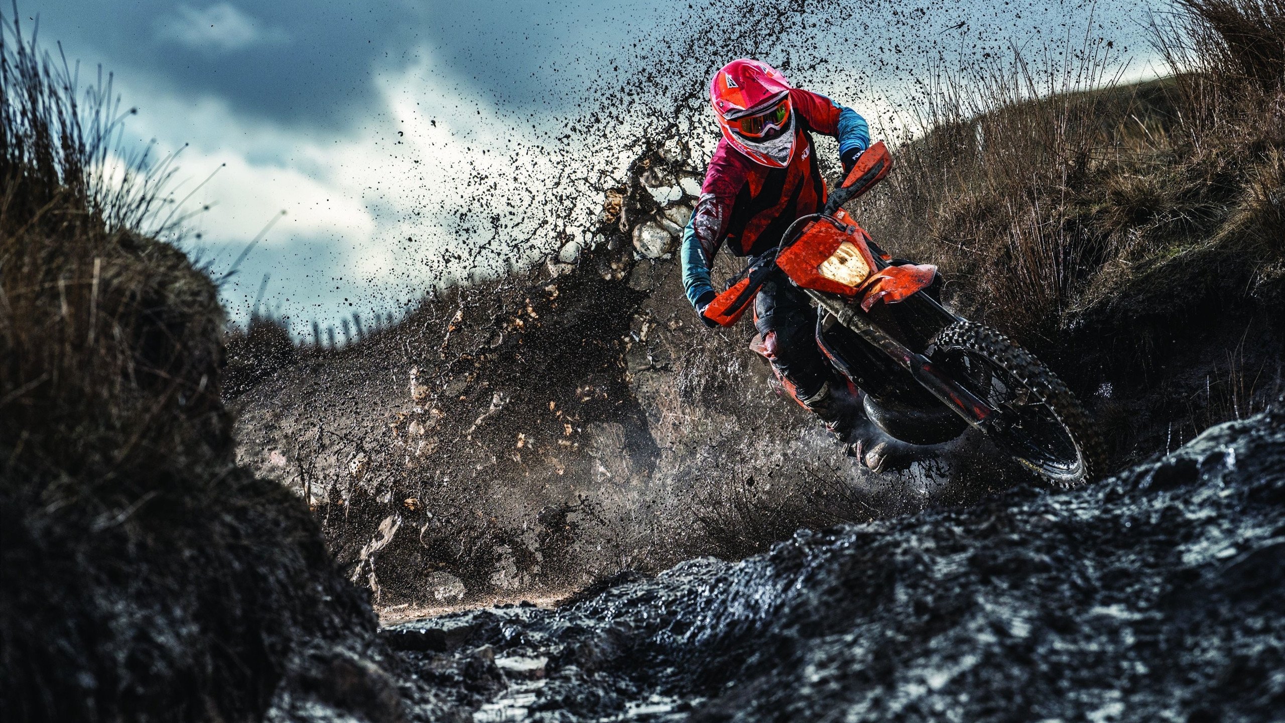 米兰体育app官网-国足训练营引入体能数据监控，国足体能教练